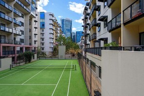 Sports court - 202 Riverside Luxe PerthCBD 1BR -Pool, Gym, Tennis (Perth)