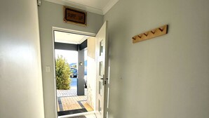 Unclassified image, 3 of 24, button - 31 Kids, Coast & Chill - 4BR Parking & Theatre Rm (Secret Harbour)