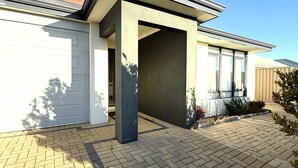 Unclassified image, 4 of 24, button - 31 Kids, Coast & Chill - 4BR Parking & Theatre Rm (Secret Harbour)