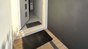 Unclassified image, 2 of 24, button - 31 Kids, Coast & Chill - 4BR Parking & Theatre Rm (Secret Harbour)