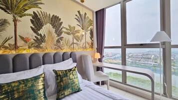 Apartamento, 3 quartos, vista para a cidade | Ferros/tábuas de passar roupa, Wi-Fi de cortesia