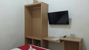 Standard Double Room | Desk, free WiFi, bed sheets