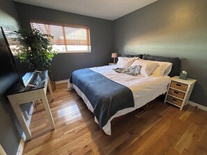 3 quartos, escrivaninha, Wi-Fi de cortesia, roupa de cama