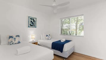 2 bedrooms, iron/ironing board, WiFi, bed sheets