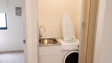 Deluxe Cabin, 3 Bedrooms | Interior