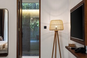 Villa exclusiva, 1 habitación, vista a la alberca | Ropa de cama de alta calidad y minibar 