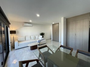 Smart TV - Marina Cerritos 507 Coastal Retreat – 2BR (Mazatlan)