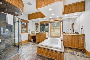Hair dryer, towels - Roaring Lion Abode: Mountain Getaway (Hamilton)