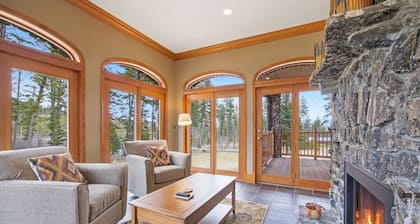 Roaring Lion Abode: Mountain Getaway