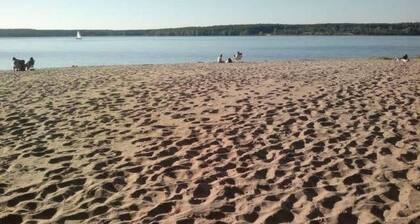 Freistehendes Haus mit eingezäuntem Grundstück an einer Lagune by Interhome
