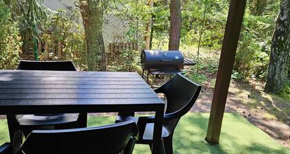 Freistehendes Haus mit eingezäuntem Grundstück an einer Lagune by Interhome