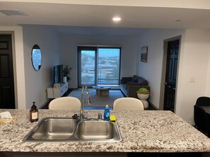 Unclassified image, 4 of 11, button - Spacious & Stylish 2BR on Vine | Pool, Gym & Free Parking (Beverly Hills)