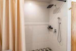 Single Room, Garden View | Bathroom