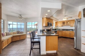 ميكروويف، فرن، موقد طهي مسطح، غسالة أطباق