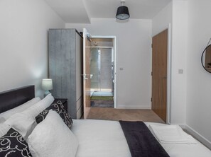 2 dormitorios y Internet