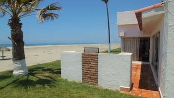 Vila, varanda, vista para a praia | Área da propriedade