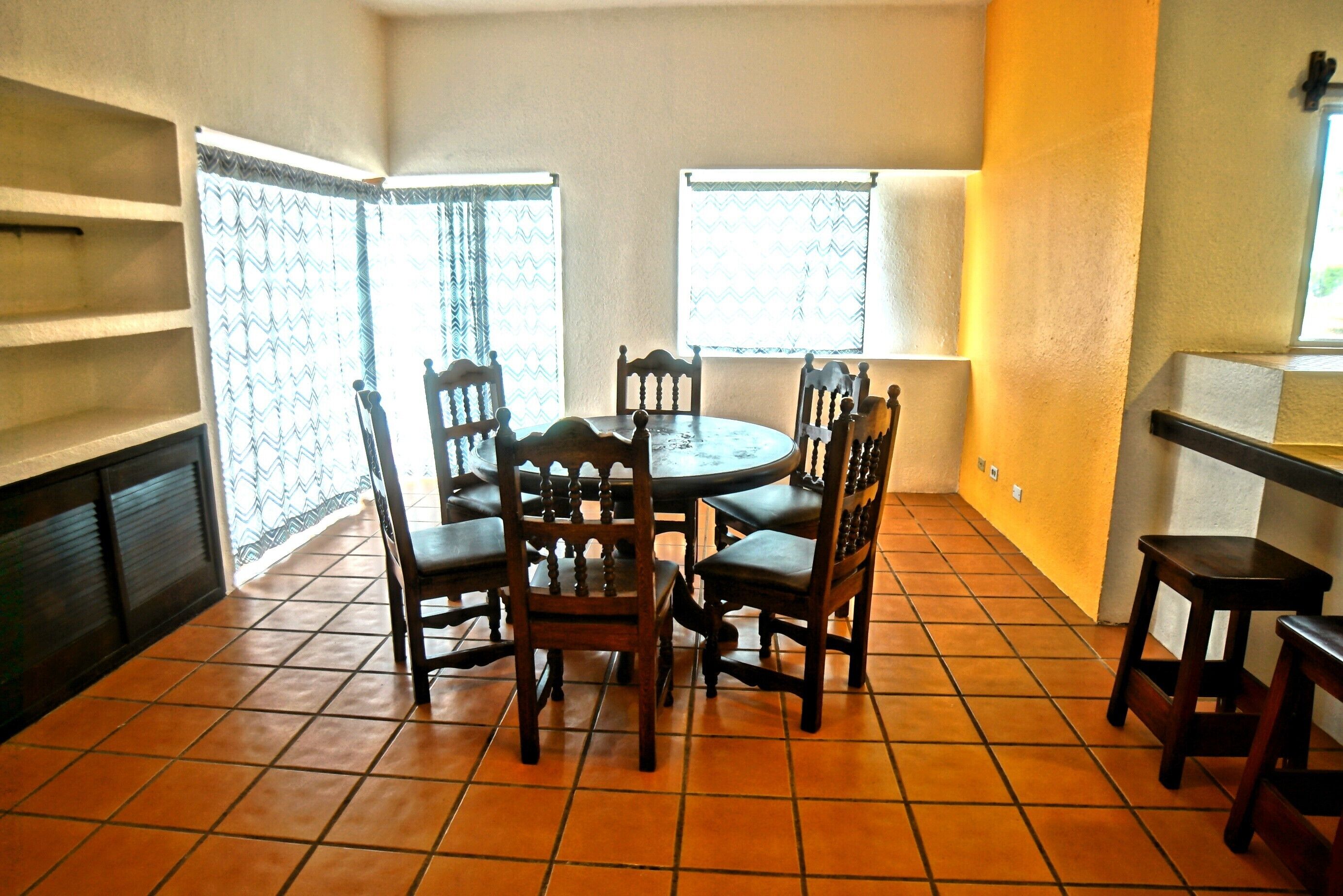 Villa familiar, patio, vista a la montaña | Restaurantes