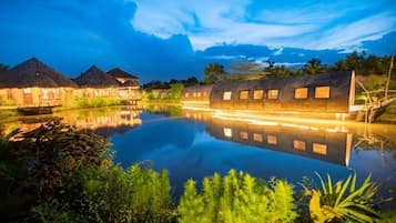 Standard Studio | Lake view