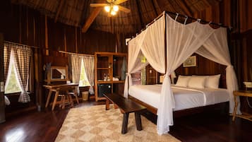 Basic Double Room, Lake View | Meja, langsir/tirai gelap terus, Wi-fi percuma, cadar katil