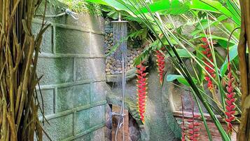 Superior Room | Bathroom | Rainfall showerhead, free toiletries, hair dryer, towels