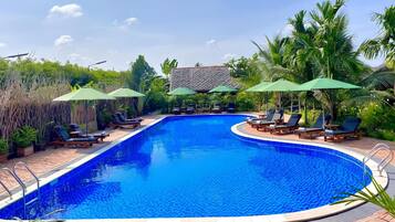 Outdoor pool, pool umbrellas