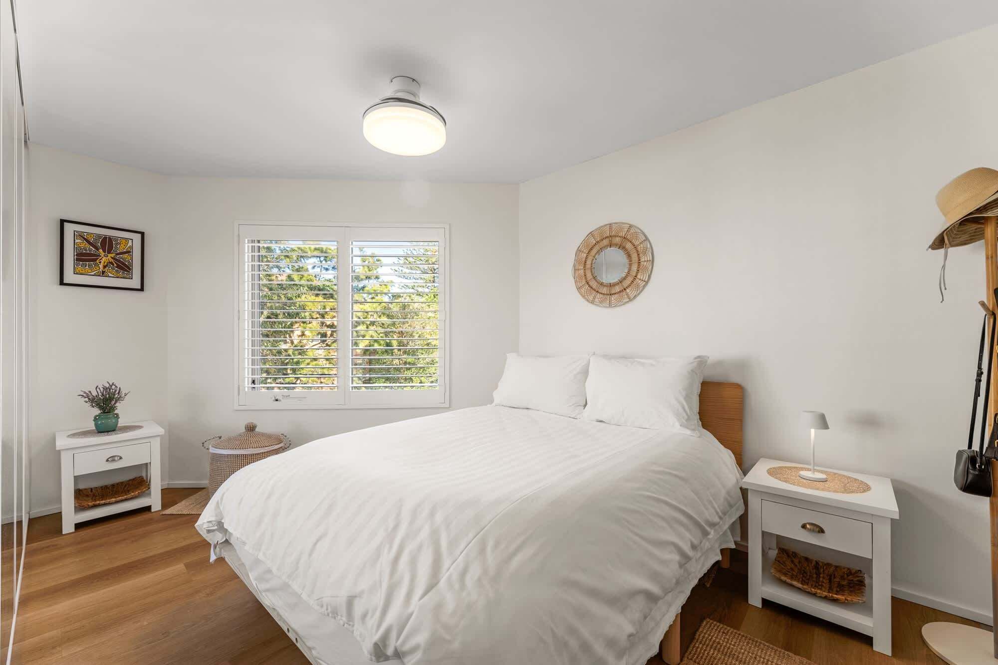 2 bedrooms, desk, iron/ironing board, WiFi