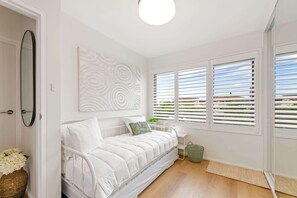 2 bedrooms, desk, iron/ironing board, WiFi