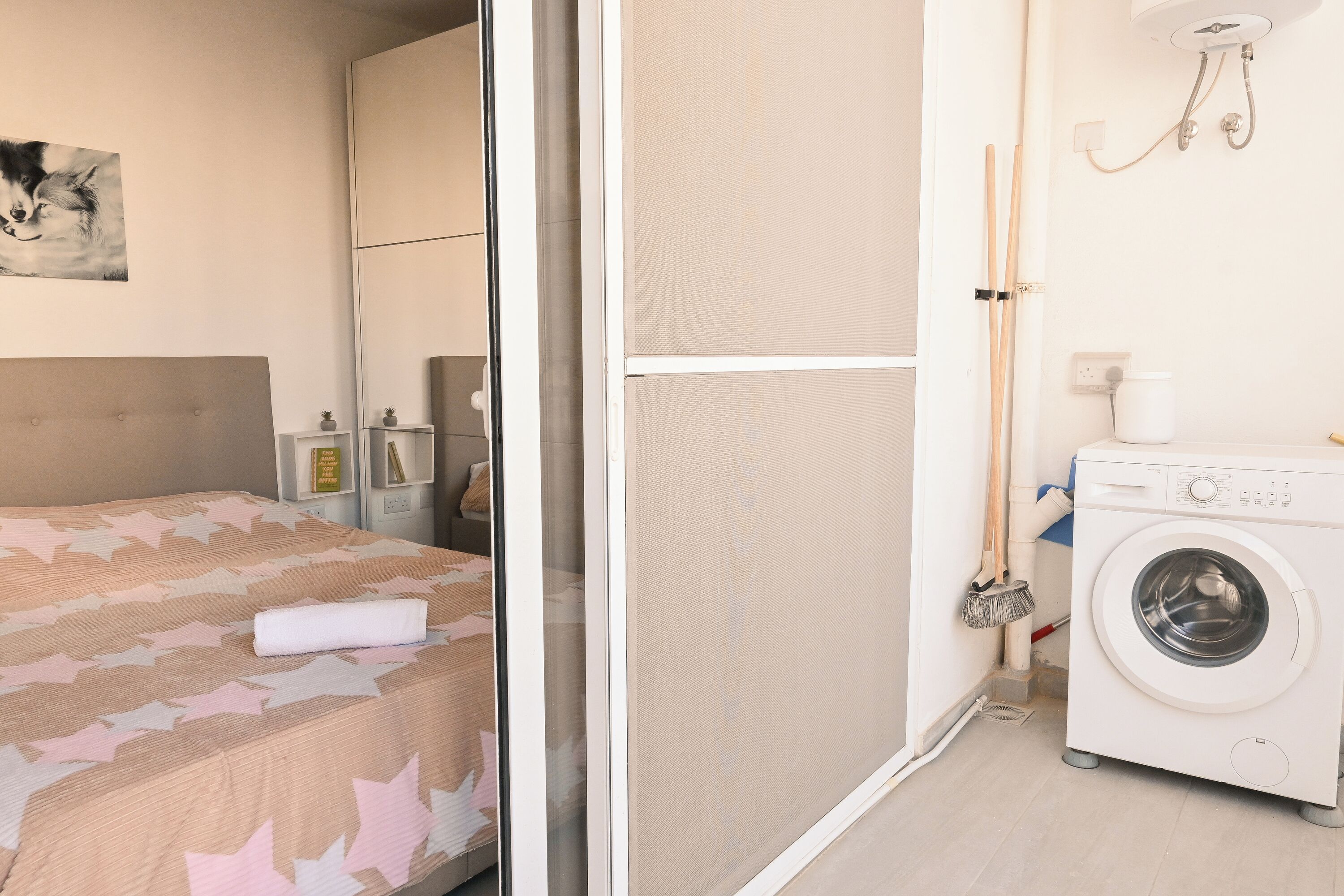 1 chambre, fer et planche à repasser, Wi-Fi gratuit, draps fournis