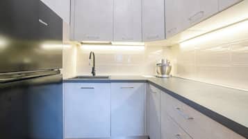 Family Apartment, Multiple Bedrooms, Mountainside (Casa Lauretta) | Private kitchen | Fridge, oven, stovetop, dishwasher