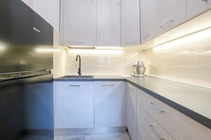 Family Apartment, Multiple Bedrooms, Mountainside (Casa Lauretta) | Private kitchen | Fridge, oven, stovetop, dishwasher