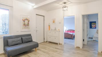 Family Apartment, Multiple Bedrooms, Mountainside (Casa Lauretta) | 2 bedrooms, iron/ironing board, free WiFi, bed sheets