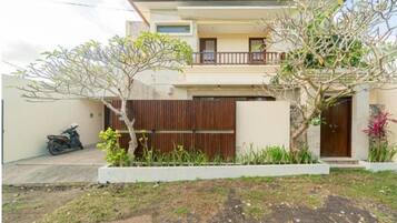 Fachada de la propiedad