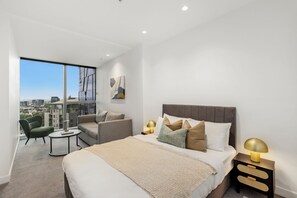 1 bedroom, iron/ironing board, free WiFi, bed sheets - Luxury City Escape in CBD | Pool, Gym, Sauna | Sleep up to 4 (Melbourne)