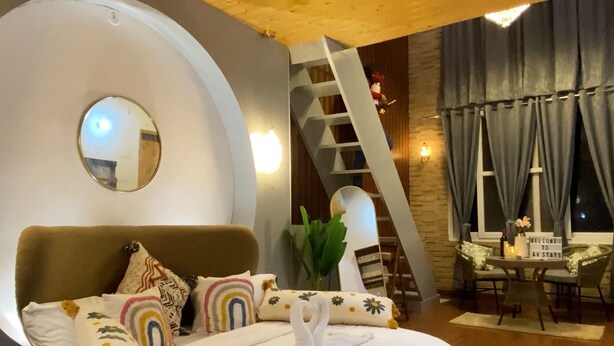 Ảnh chưa phân loại, 1 trong số 62 ảnh, nút