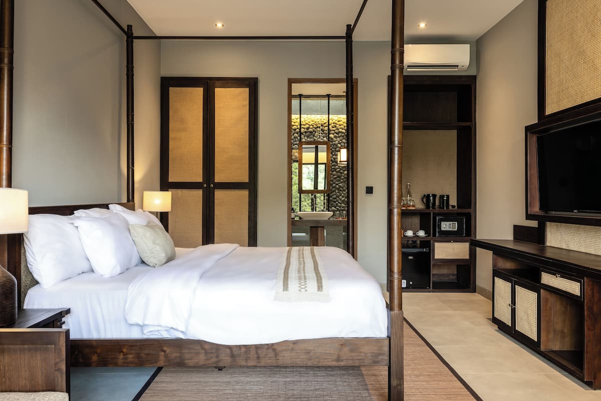 Premium-sengetøj, minibar, pengeskab på værelset, skrivebord