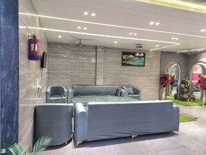 Lobby sitting area - ShrI Balaji Dham (Vrindavan)