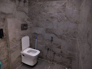 Standard Room | Bathroom | Free toiletries, towels, toilet paper - ShrI Balaji Dham (Vrindavan)