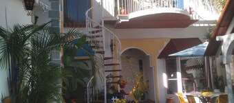Casa Viva Mexico  3 bedroom 3 bathrooms house in Beautiful Playas  de Tijuanag