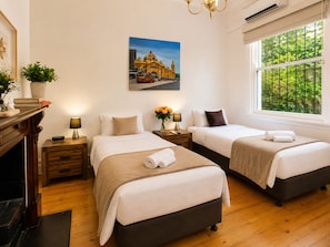 3 bedrooms, desk, iron/ironing board, free WiFi