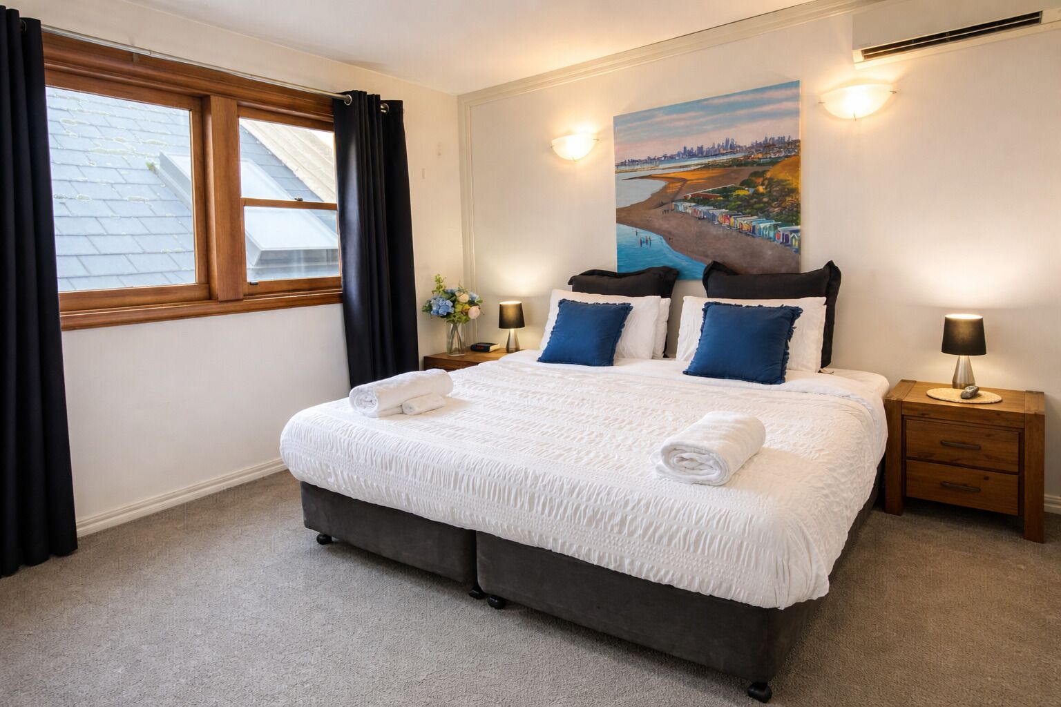 3 bedrooms, desk, iron/ironing board, free WiFi