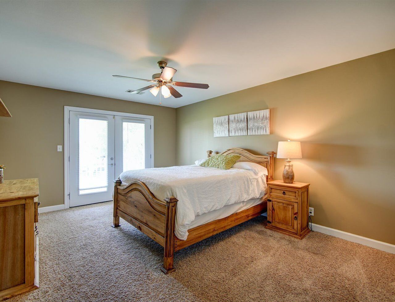 Schreibtisch, Bügeleisen/Bügelbrett, kostenloses WLAN, Bettwäsche