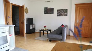 Unclassified image, 2 of 7, button - Apartment with separate bedroom and terrace, 40 sqm (Aschau im Chiemgau)