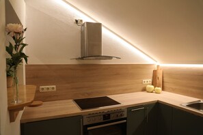 Kühlschrank, Ofen, Herdplatte, Geschirrspüler