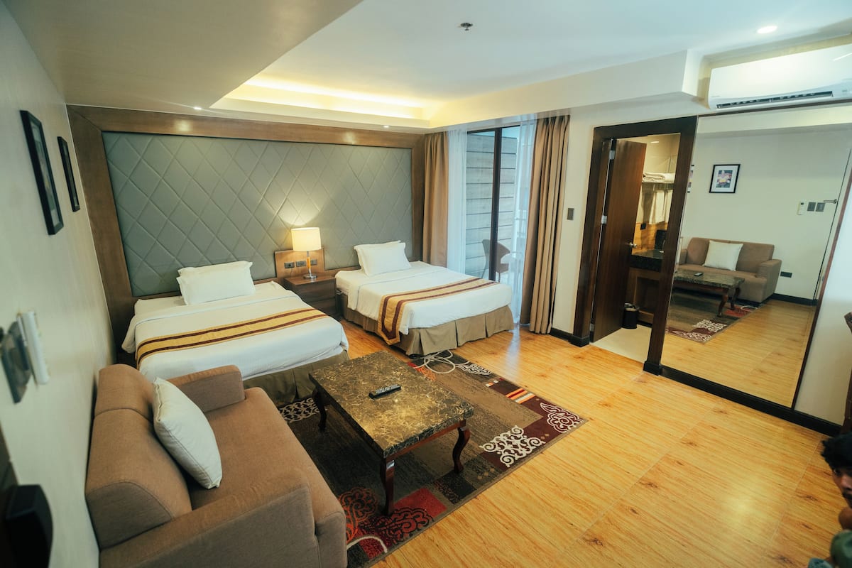 Deluxe Pool View | โต๊ะทำงาน, Wi-Fi ฟรี