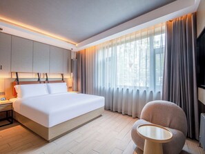 Suite familiar | Cortinas opacas y sistema de insonorización