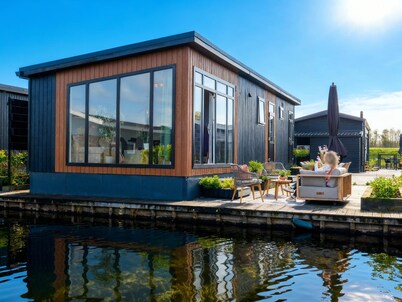Nice water lodge, atmospherically furnished