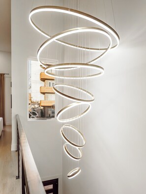 Interior - The Chandelier : Modern Dallas Luxe Stay (Dallas)