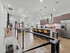 Interior - The Chandelier : Modern Dallas Luxe Stay (Dallas)