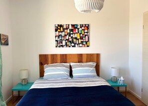4 bedrooms, iron/ironing board, free WiFi, bed sheets