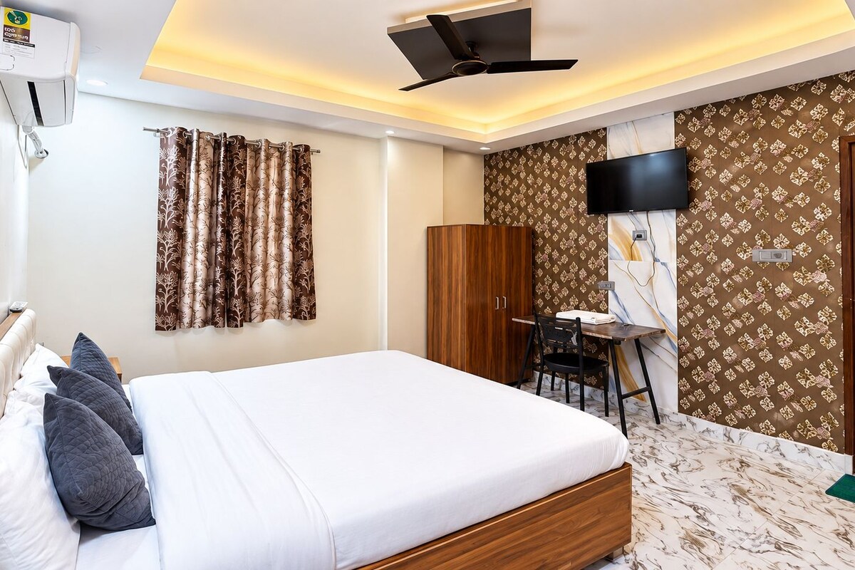 Deluxe Room, Air conditioning | Desk, WiFi (free)